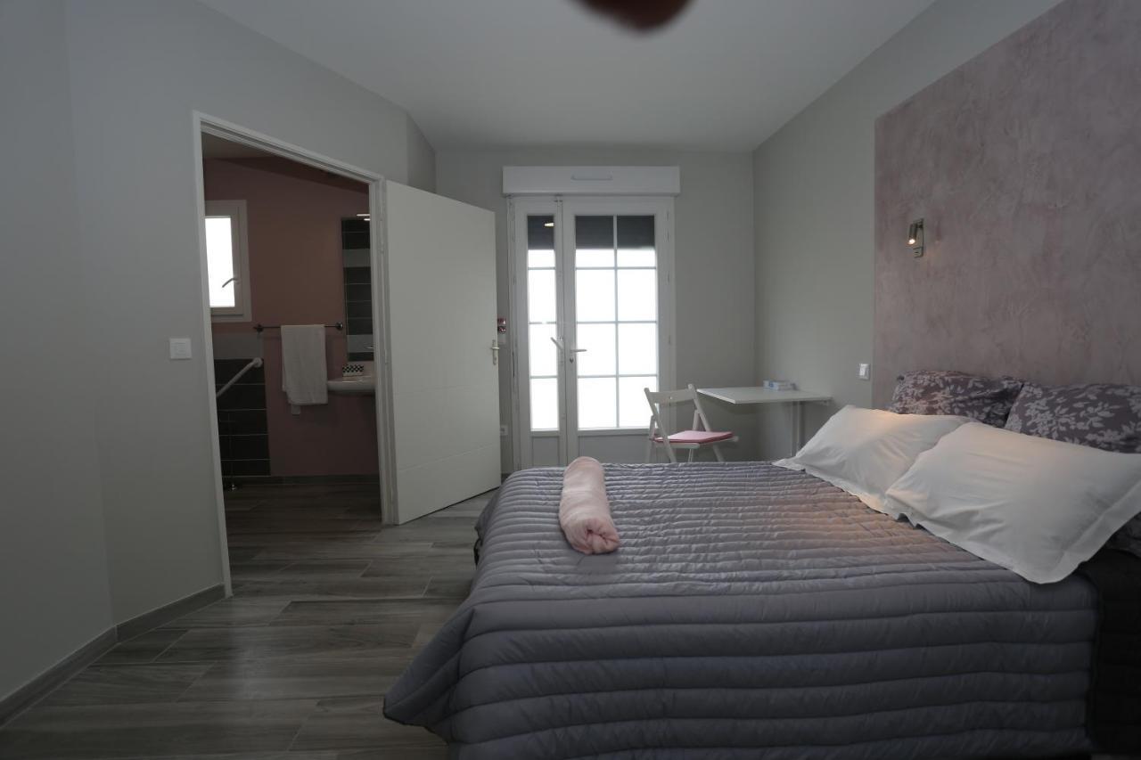 Hotel Le Merle Blanc Louchats Exterior foto